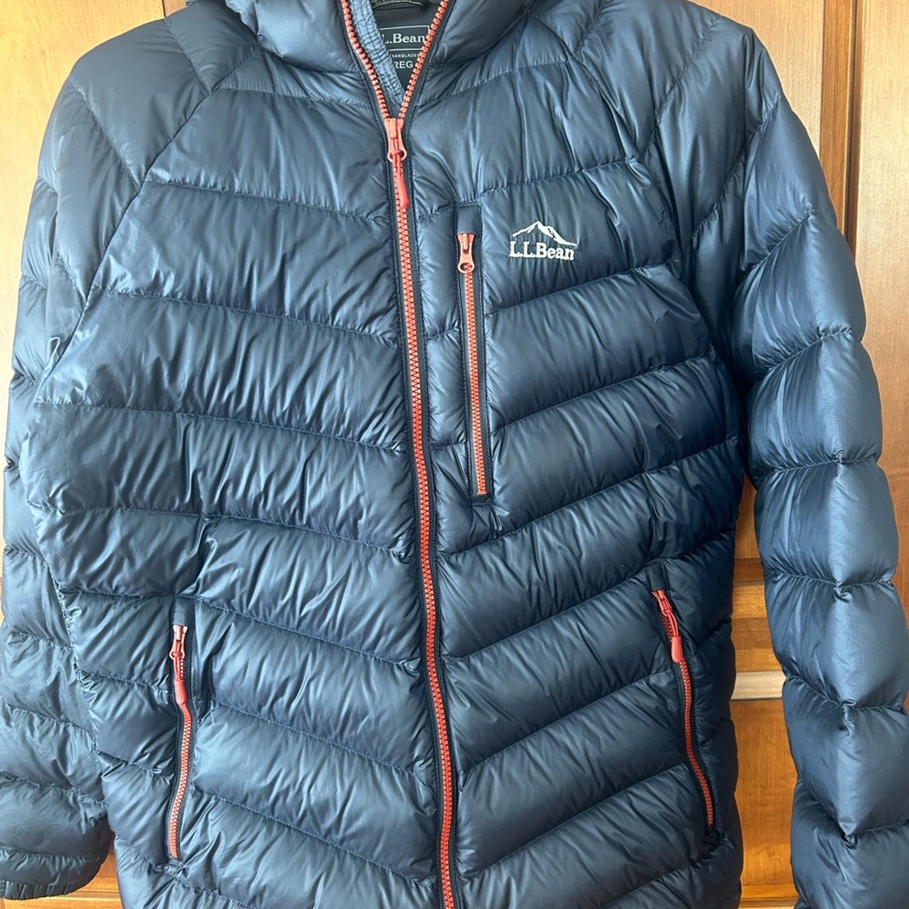 L.L. Bean Men's Blue Ultralight Down 850 Hooded Jacket